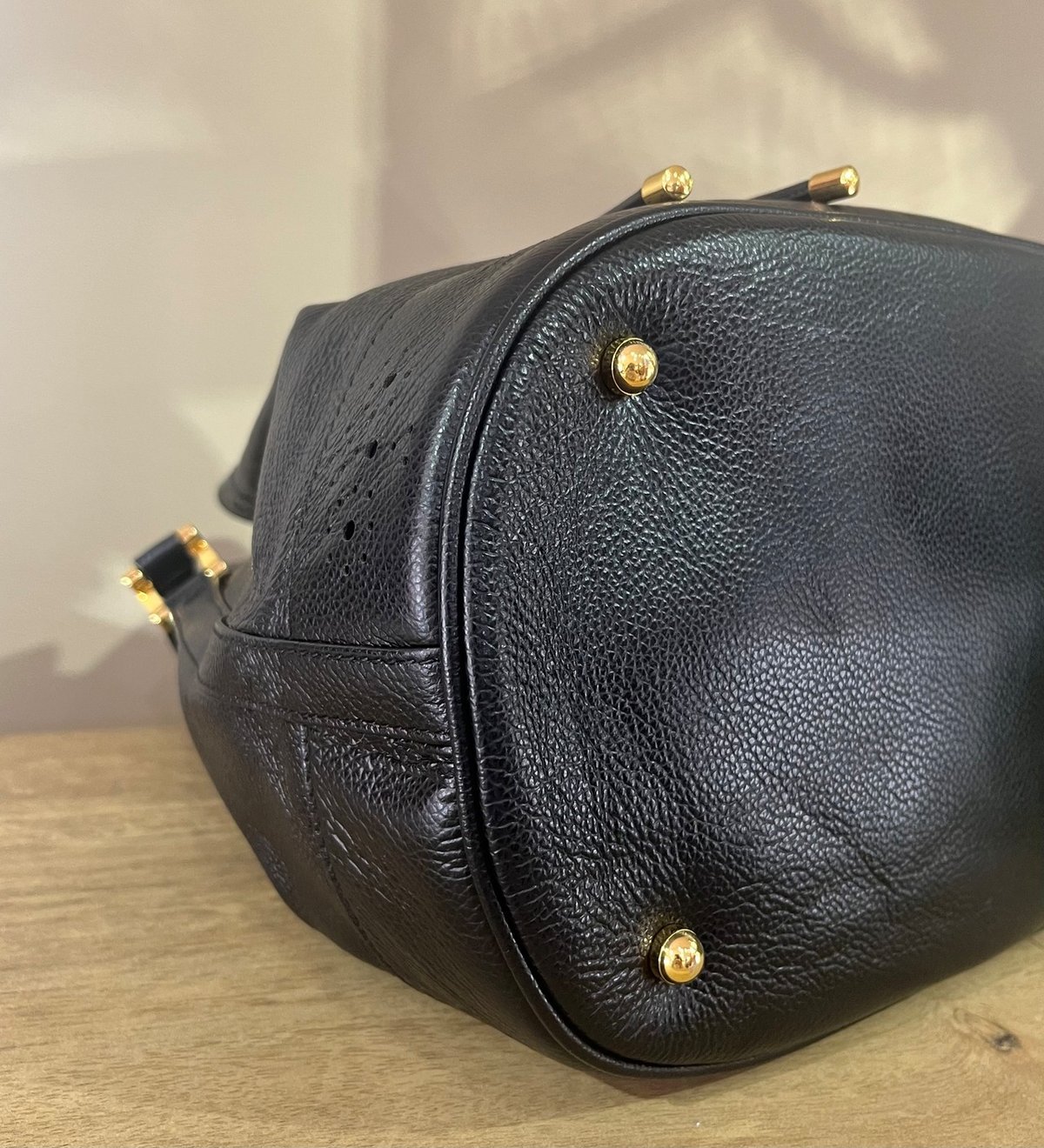 超希少・高級✨ティファニー ショルダーバッグ 巾着 Tロゴ金具 レザー ネイビー TIFFANY & Co. バケットショルダーバッグ ヴィンテージ ティファニー
