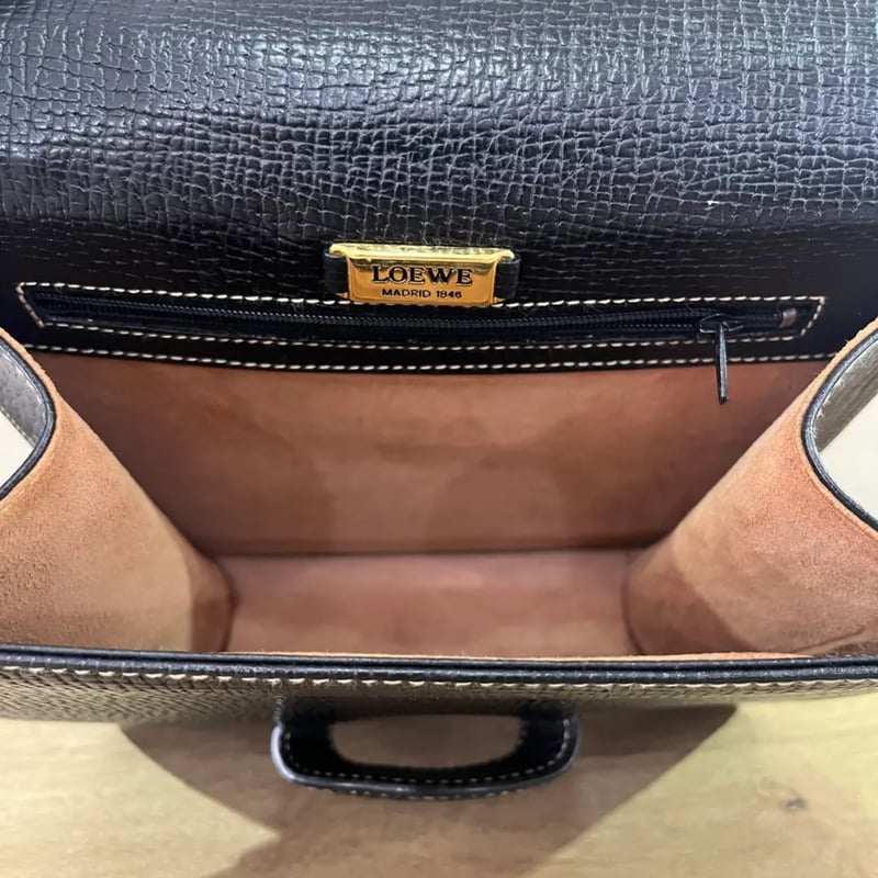 1723 大人気！♡LOEWE レザーハンドバッグ レザー 軽量 ママバッグ