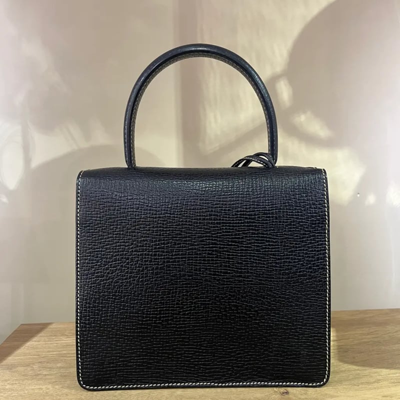 1723 大人気！♡LOEWE レザーハンドバッグ レザー 軽量 ママバッグ