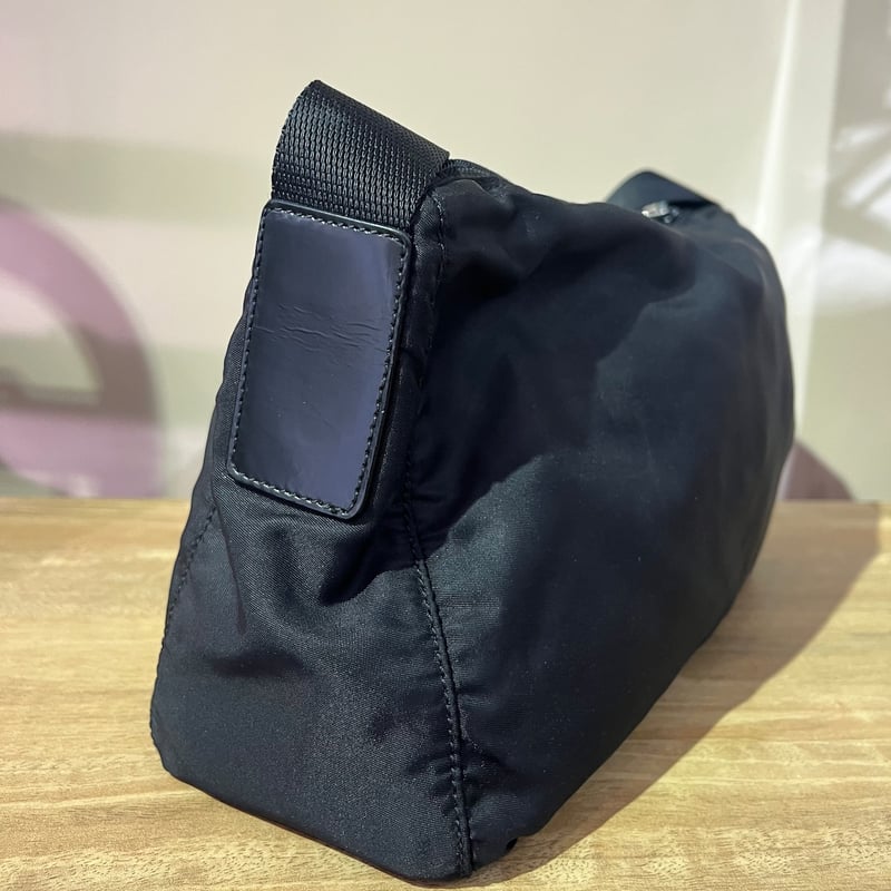 1797 PRADA プラダ ナイロン ショルダーバッグ ブラック 三角ロゴ 斜め