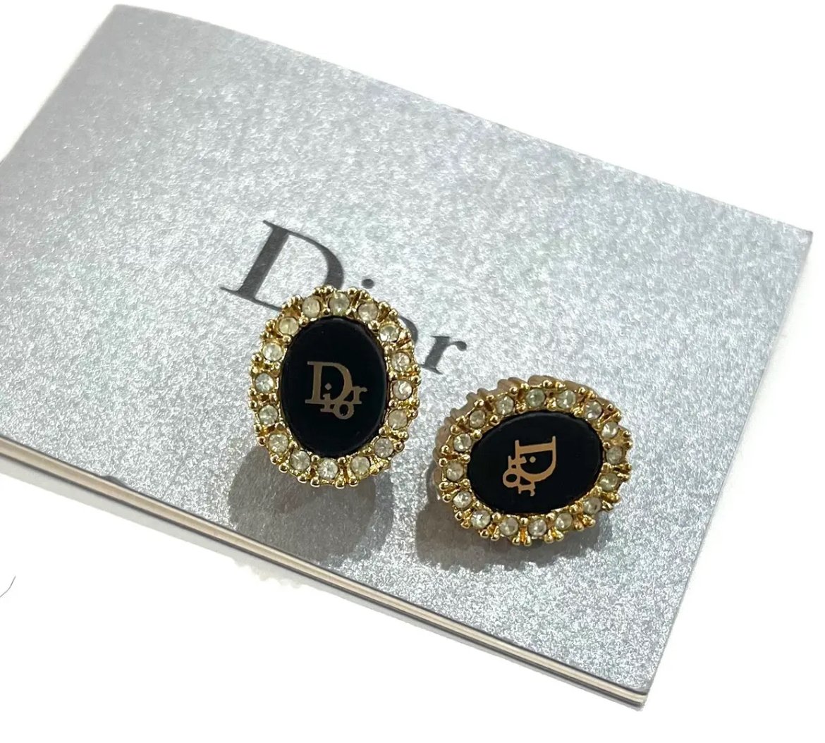 Christian Dior】1914 DIOR ロゴ×ストーンイヤリング／ブラック×ゴール
