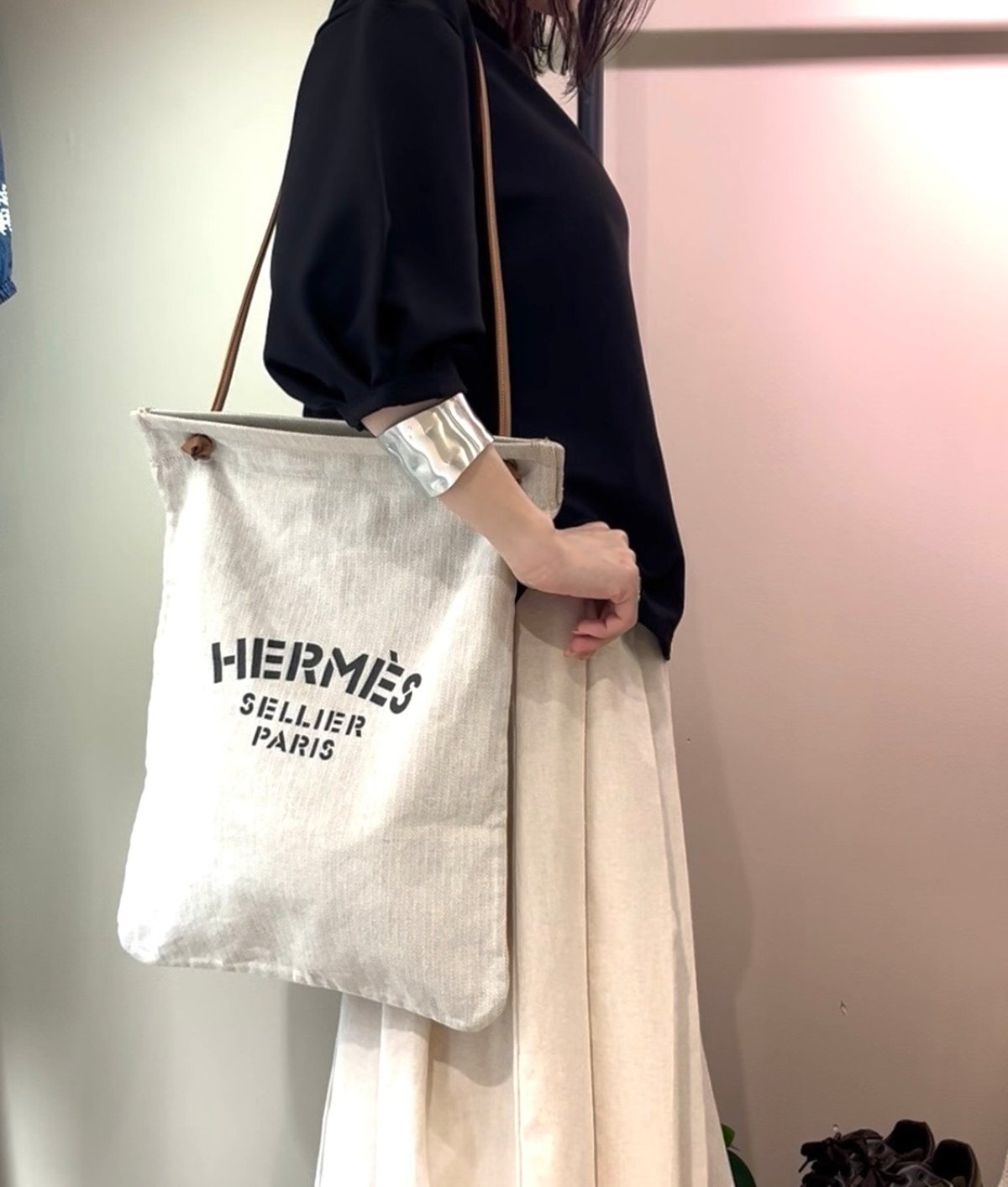 シルクページ　HERMES アリーヌGM ショルダー トート バッグ HERMES - 名作 HERMES アリーヌ GM ショルダー バッグ ロゴ トート