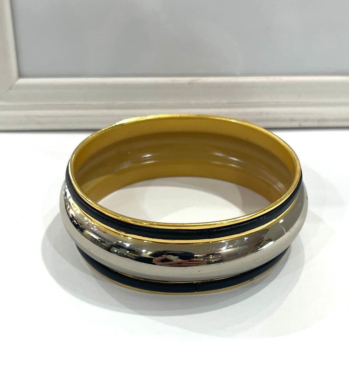 Quiet luxury 【LOEWEヴィンテージ】シルバーゴールドメタルにレザーの 