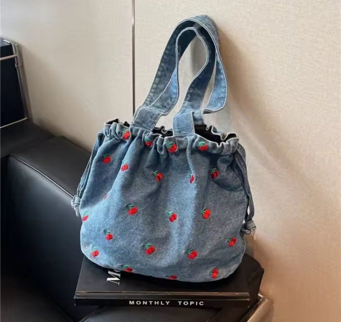 チェリー柄デニムショルダーバッグ 巾着バッグ さくらんぼ 可愛い 軽量
