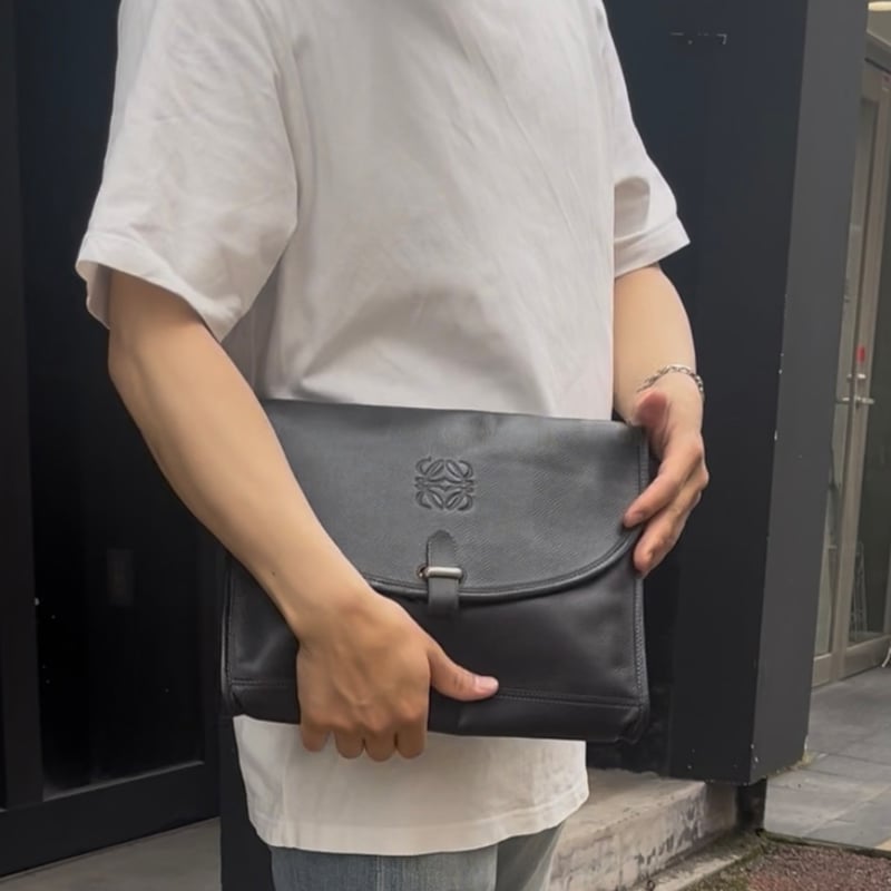 LOEWE ロエベ】ヴィンテージ 型押し本革レザー ショルダーバッグ