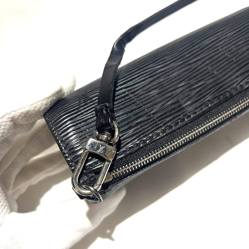 1628限定価格☆Louis Vuitton エピ ショルダーポーチ付き 斜めがけ