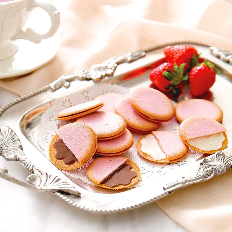 あまおう苺ラングドシャセット 1,080円 | 贈答品のまつやオンライン