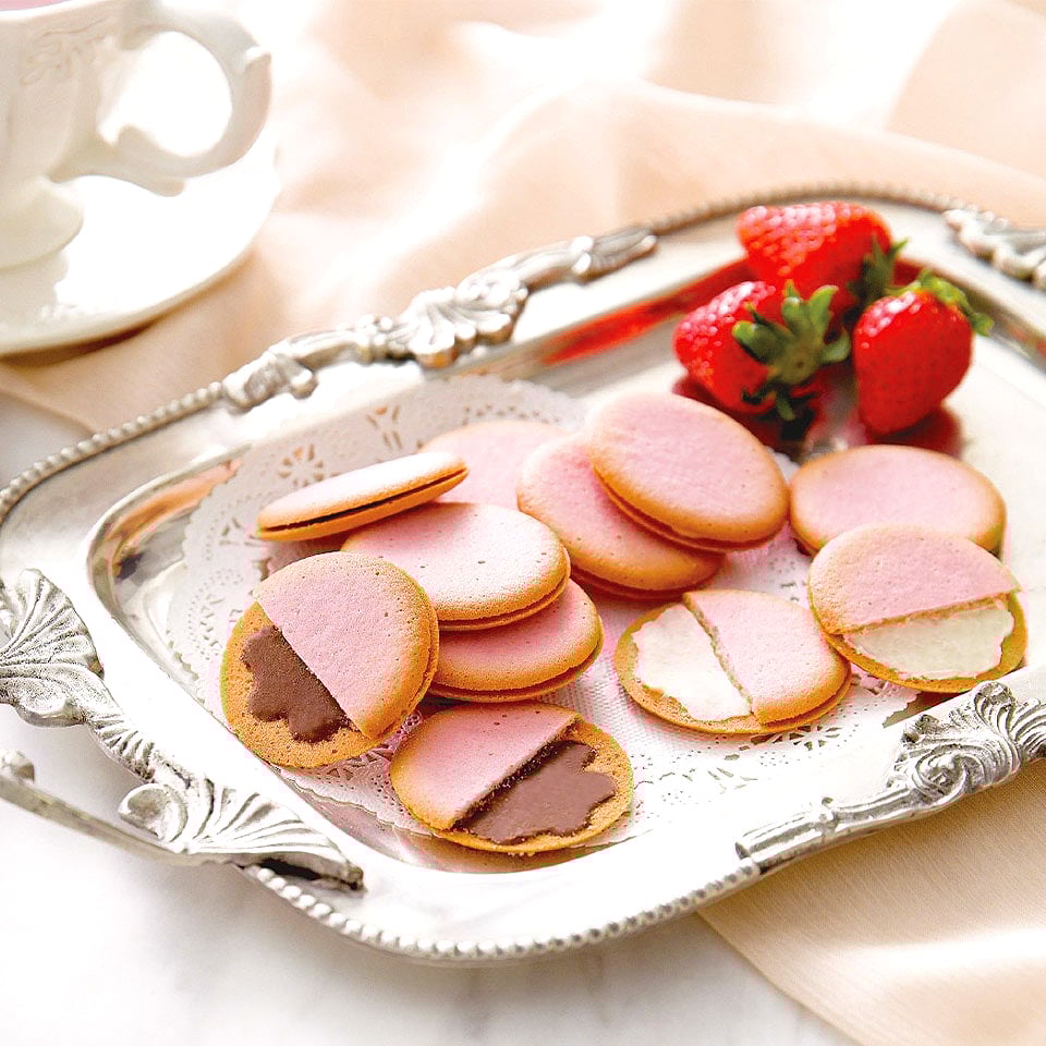 あまおう苺ラングドシャセット 3,240円 | 贈答品のまつやオンライン