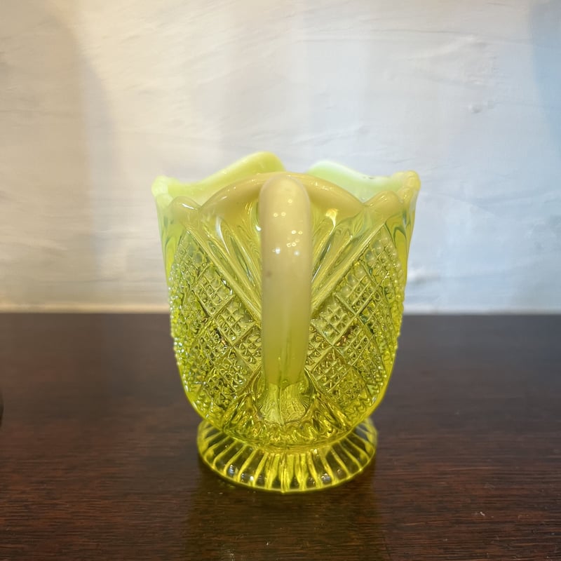 ウランガラスのミルクピッチャー | ANTIQUE SHOP BARON