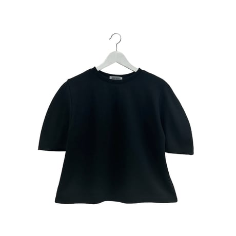 カーブスリーブTシャツ