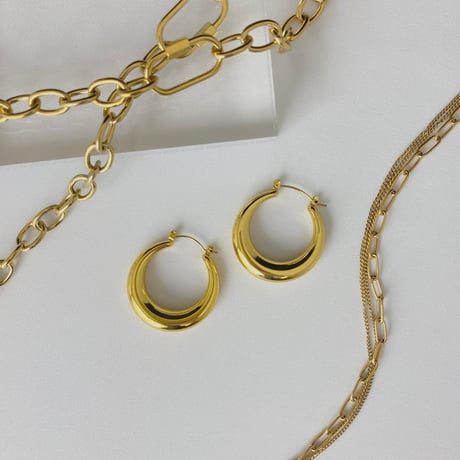 ゴールドフープピアス