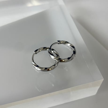 シルバーツイストピアス（両耳用）