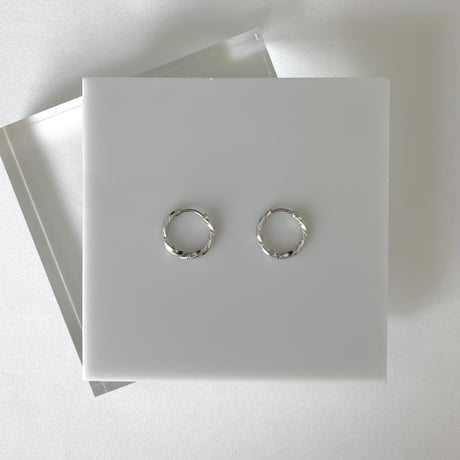 シルバーツイストピアス（両耳用）