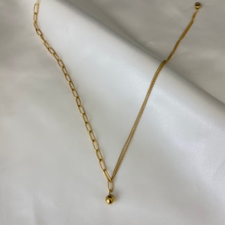 ボールチャームネックレス