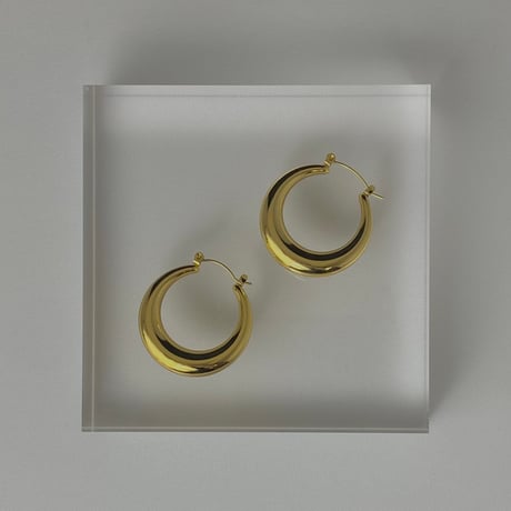 ゴールドフープピアス