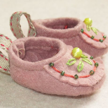 Mサイズ　ピンクのモカシン