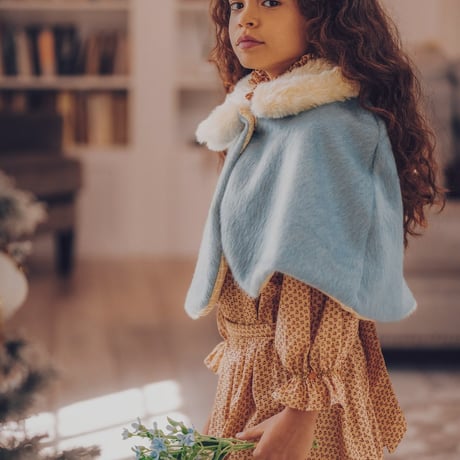 Shaggy wool poncho 《tweedia》