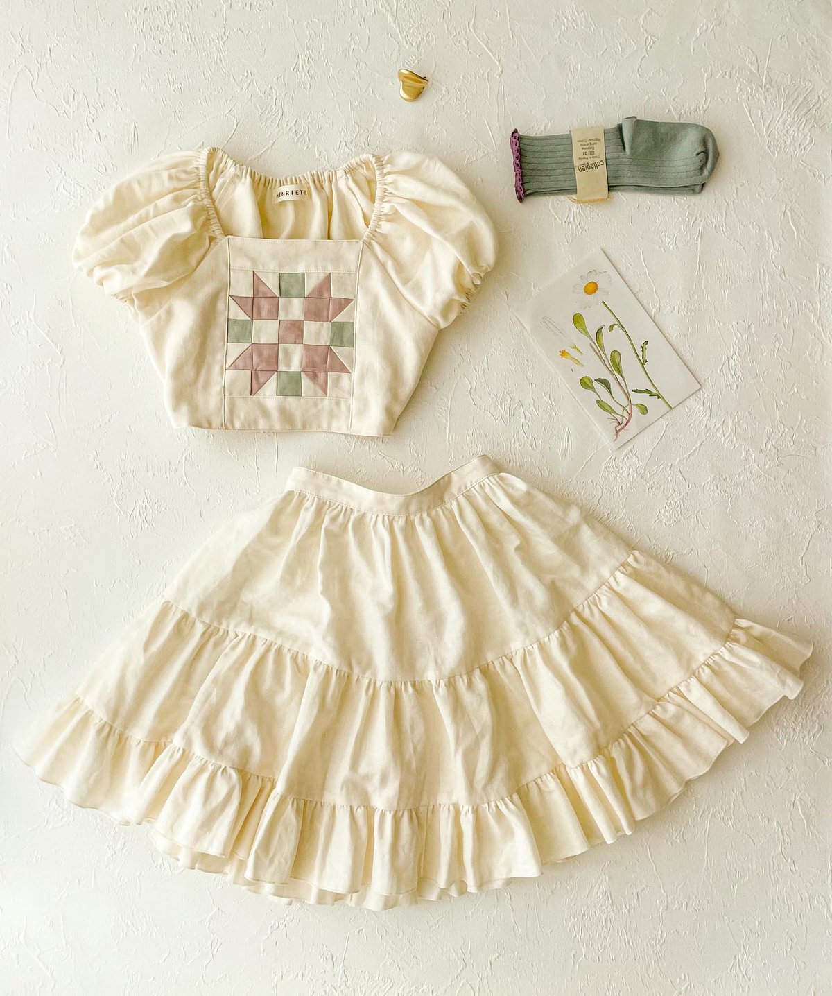 Atelier Henriette ニット セットアップ Atelier Henriette ニット セットアップ Atelier Henriette 刺繍と