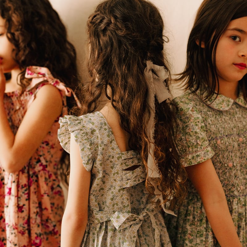 少女のスモッキングワンピース べべモール公式】スモッキング