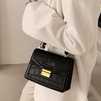 クロコ型押し ショルダーバッグ　ハンドバッグ