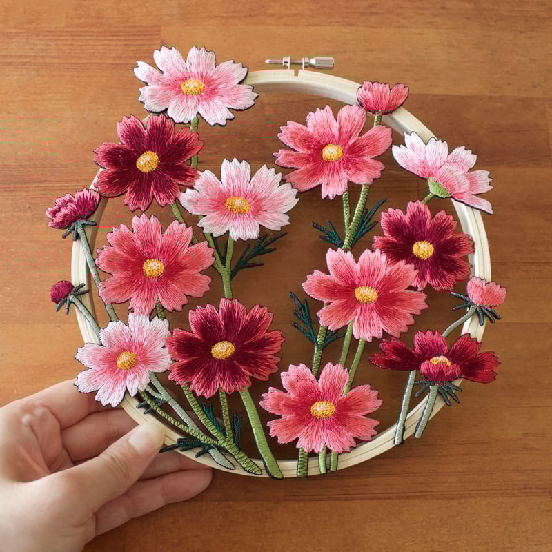 ノスタルジックなコスモスの刺繍リース | ami embroidery