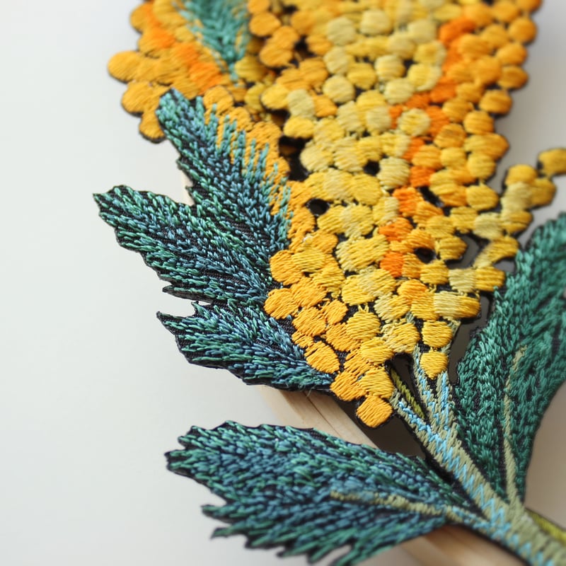 ◇ミモザリース◇ナチュラル◇ミモザ ナチュラルなミモザの刺繍リース | ami embroidery