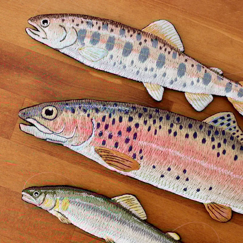 刺繍のアートピース ニジマス | ami embroidery