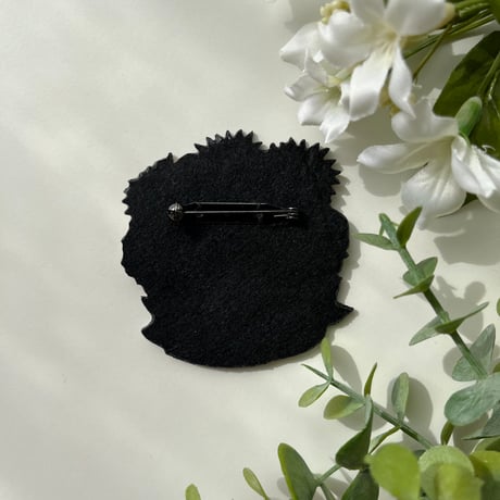 思い出を形に。愛犬の刺繍ブローチ