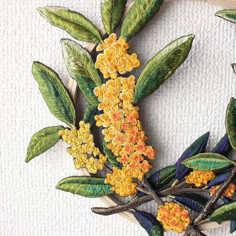 秋めく金木犀の刺繍リース | ami embroidery