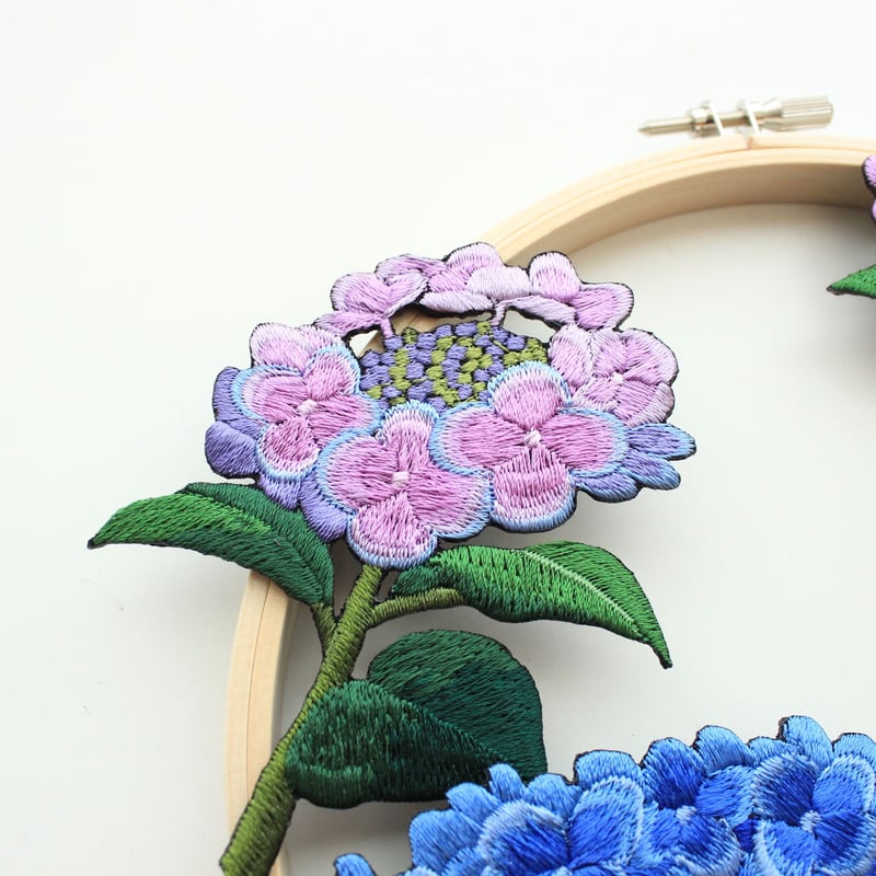 紫陽花の刺繍リース