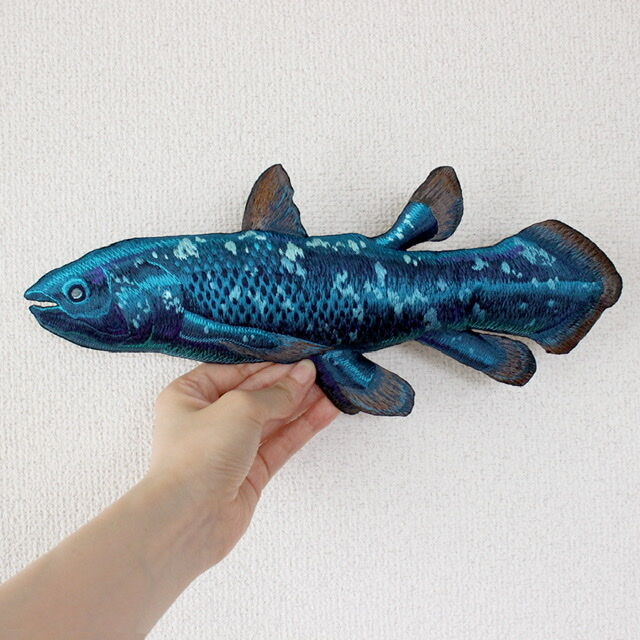 刺繍のアートピース シーラカンス | ami embroidery