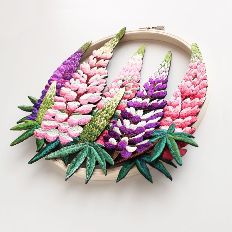 ルピナスの刺繍リース | ami embroidery