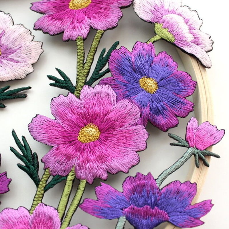 コスモスの刺繍リース | ami embroidery