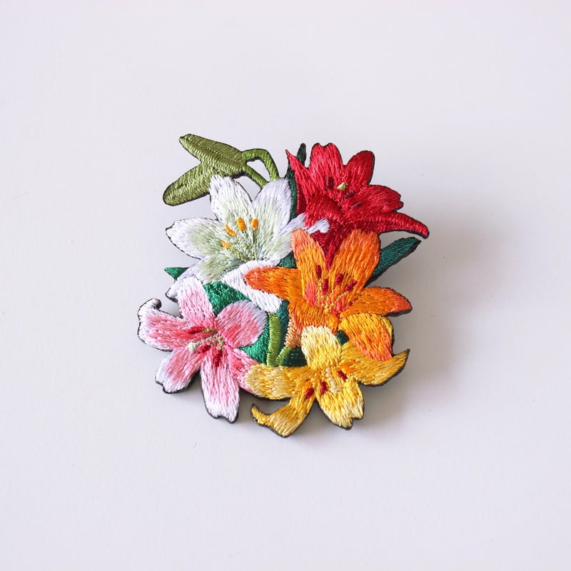 百合の花束刺繍ブローチ | ami embroidery