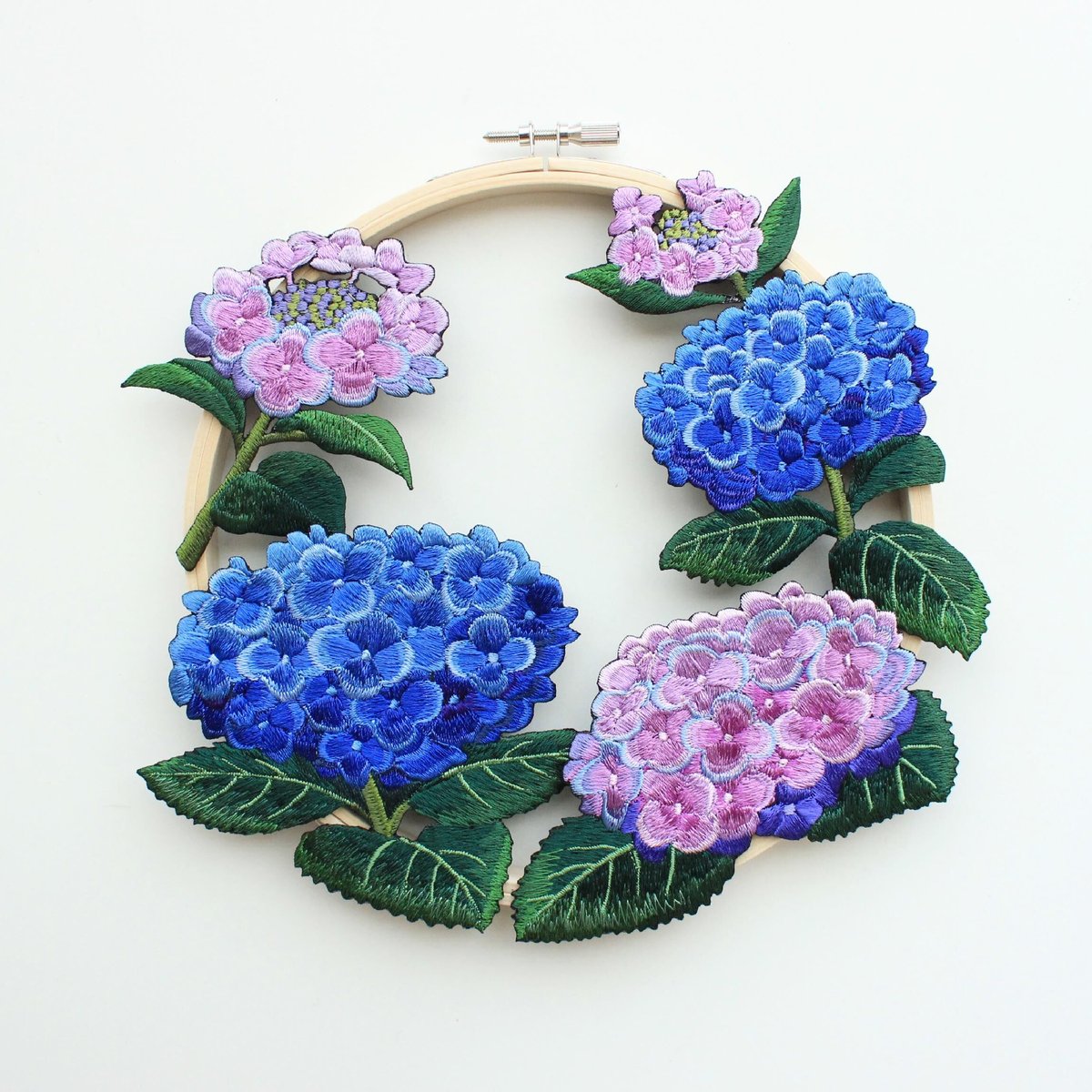 紫陽花の刺繍リース | ami embroidery