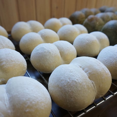 ＜定番＞牛乳仕込みのしろぱん4個入