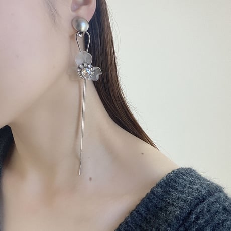 【BLEU FUMÉ】GB42SP（ピアス）／GB42SE（クリップイヤリング）