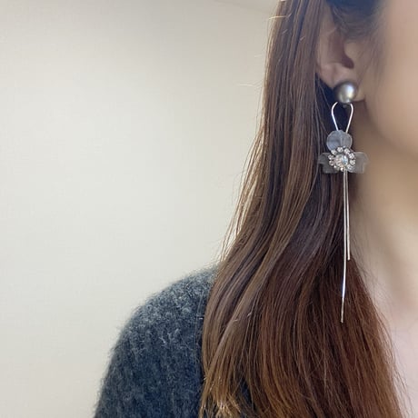 【BLEU FUMÉ】GB42SP（ピアス）／GB42SE（クリップイヤリング）