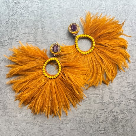 【RANJANA KHAN】Ochre Feather（イヤリング）