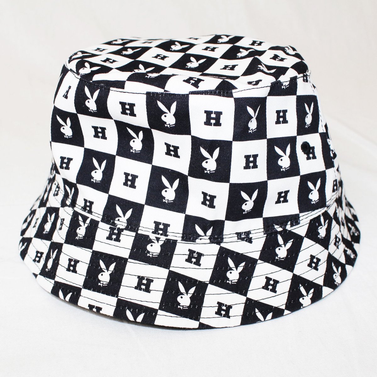 51-10131 ハフ×プレイボーイリバーシブルバケットハット HUF×PLAYBOY RE