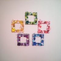 スクエアリース（カラー展開）