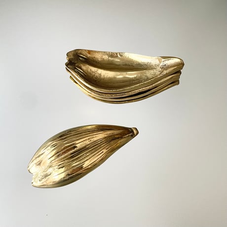 USED BRASS PETAL ASHTRAY