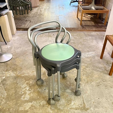 USED STEEL LEG VINYL LEATHER SEAT CARRY CHAIR