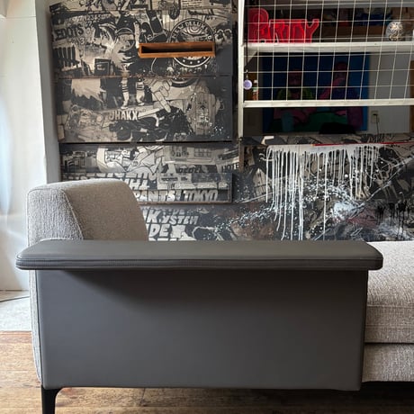 JAPAN USED “HUKLA” IRON LEG GENIUS LEATHER FABRIC SOFA