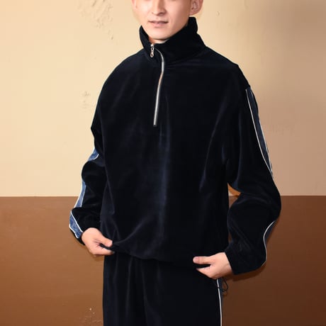 COMFORTABLE REASON " Velvet Op Neck