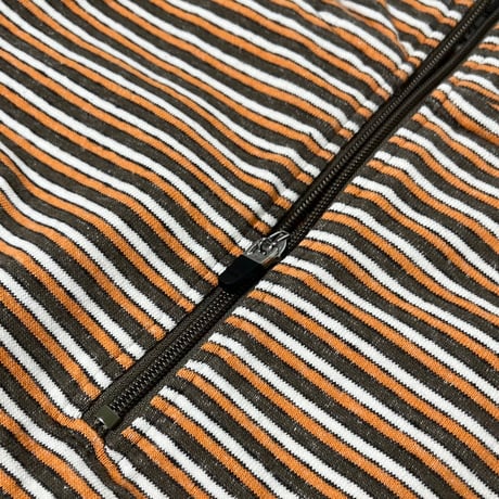 COMFORTABLE REASON "Multi Border L/S Stand Zip"