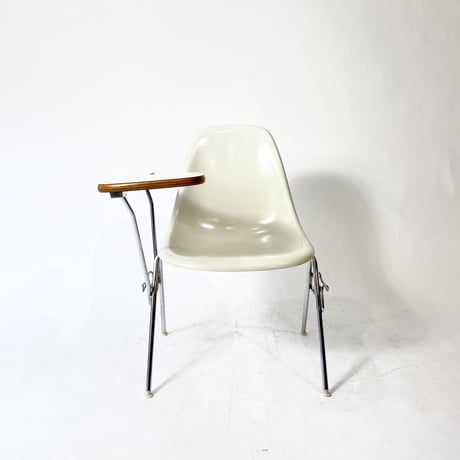 USED 90'S "HERMAN MILLER / EAMES" STACKING SIDE SHELL DESK CHAIR