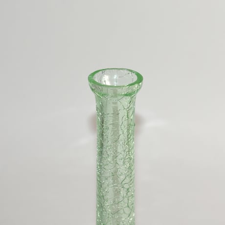 USED CRACK GLASS FLOWER VASE