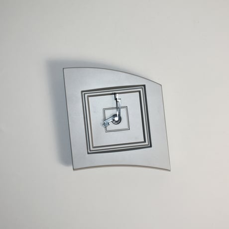 USED PLASTIC DESIGN WALL CLOCK