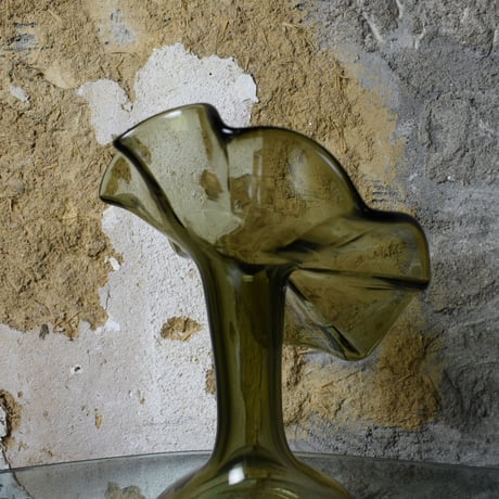 GLASS FLOWER BASE